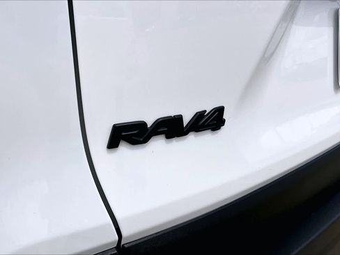 Used 2023 Toyota RAV4 LE image 31