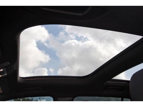 Used 2023 Mercedes-Benz GLB 250 image 27