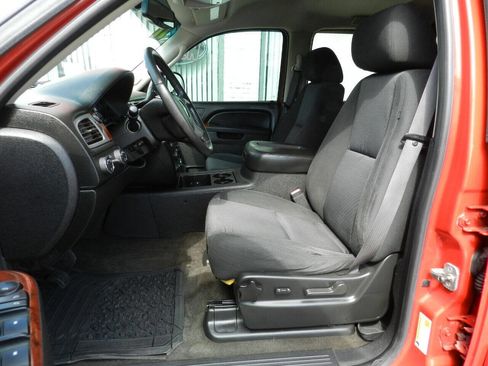 Used 2011 Chevrolet Avalanche LS w/ Regional Value Package image 2