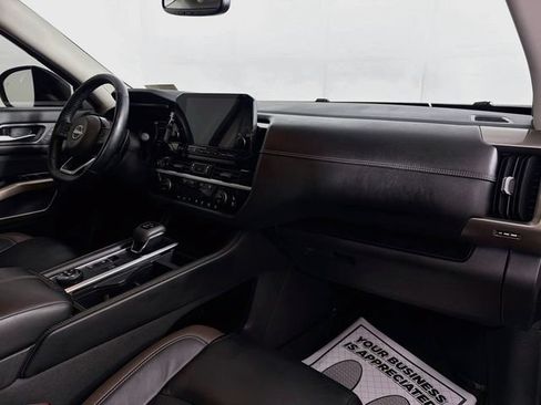 Used 2022 Nissan Pathfinder Platinum AWD/4WD image 33
