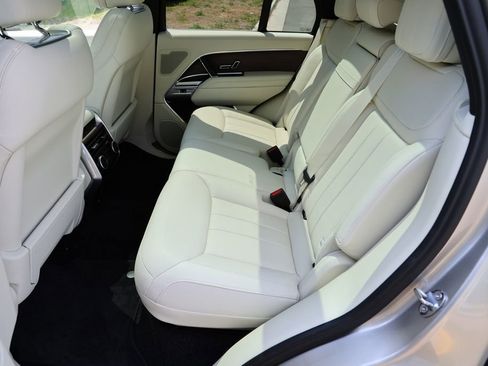 Used 2025 Land Rover Range Rover SE AWD/4WD image 45