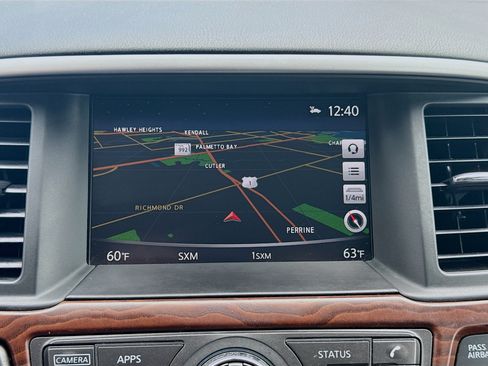 Used 2020 Nissan Pathfinder Platinum FWD image 11