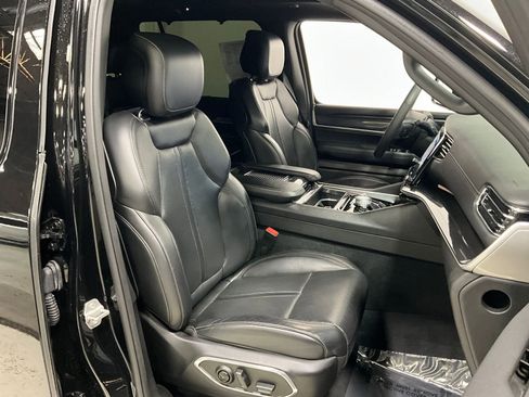 Used 2022 Jeep Wagoneer Series I w/ Convenience Group I image 8