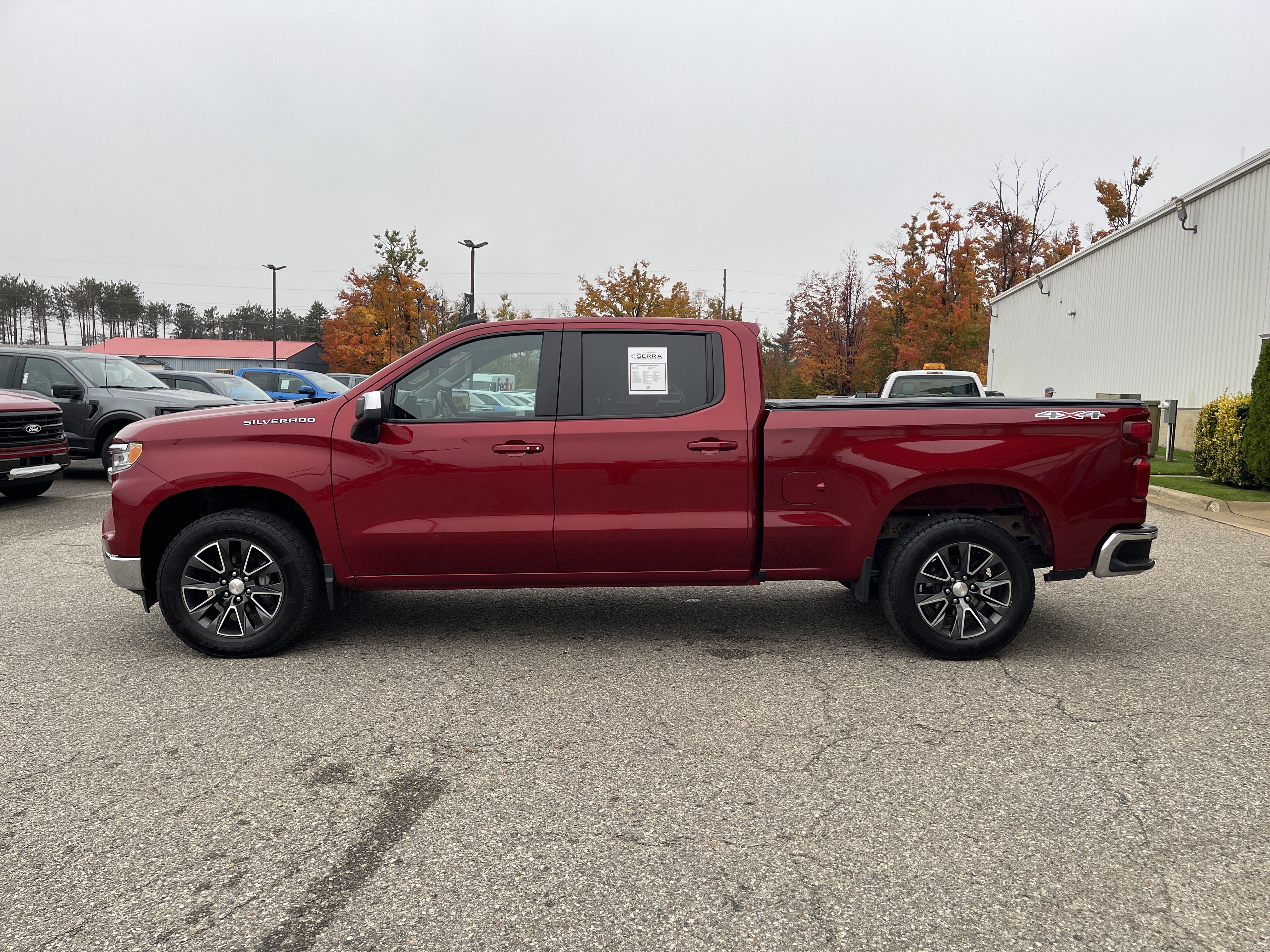 Used 2023 Chevrolet Silverado 1500 LT AWD/4WD image 6