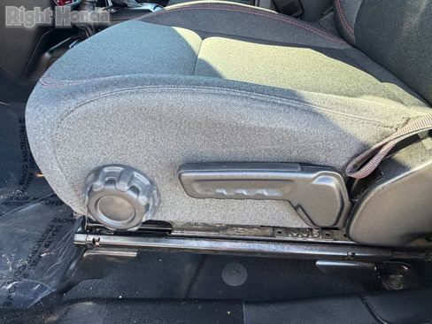 Used 2024 Jeep Wrangler Rubicon image 21