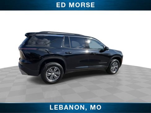 Used 2025 Chevrolet Traverse LT image 8