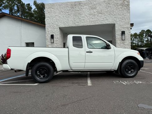 Used 2019 Nissan Frontier S image 16