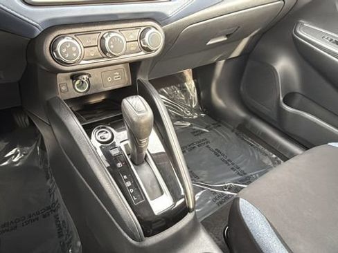 Used 2023 Nissan Versa SV image 14