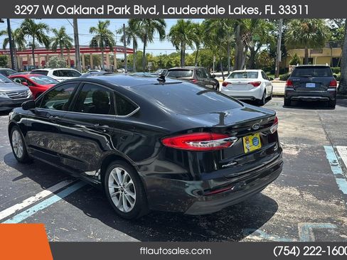 Used 2020 Ford Fusion SE FWD image 8