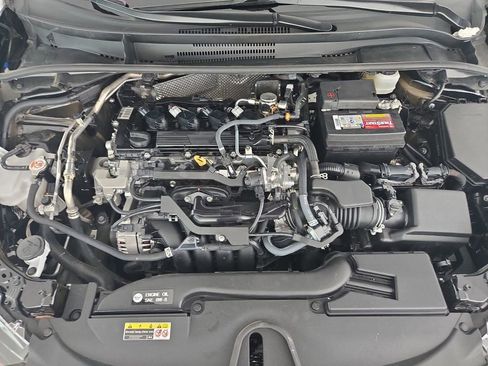 Used 2025 Toyota Corolla LE image 33