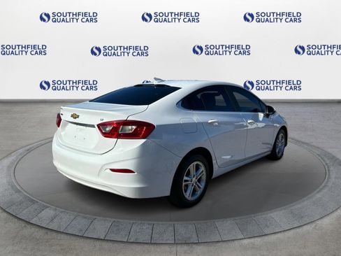 Used 2017 Chevrolet Cruze LT image 7