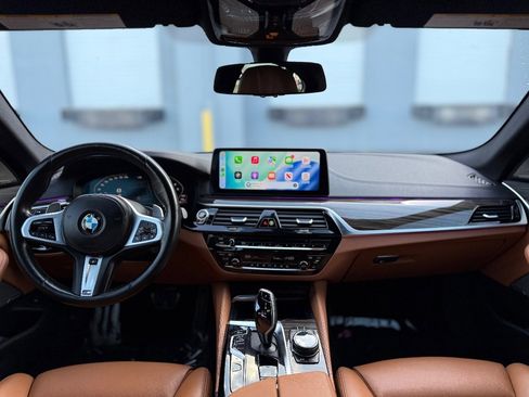 Used 2022 BMW M550i xDrive w/ Executive Package image 20