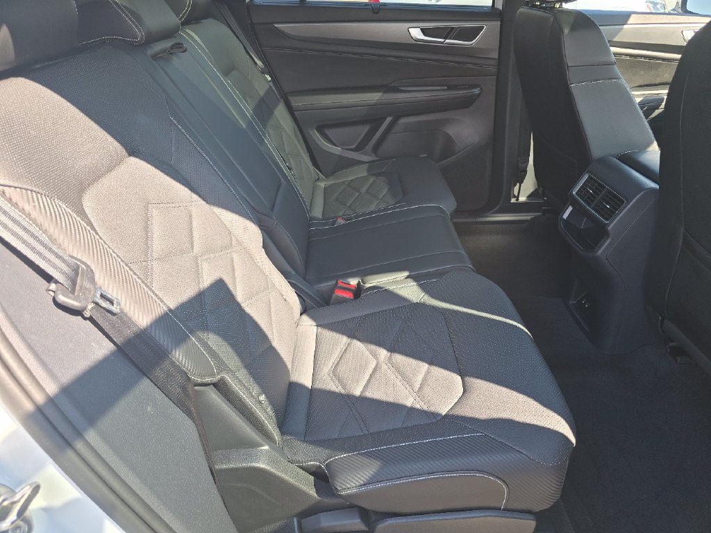 Used 2024 Volkswagen Atlas Cross Sport SE w/ Panoramic Sunroof Package AWD/4WD image 27