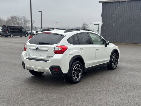 Used 2017 Subaru Crosstrek 2.0i Limited image 3