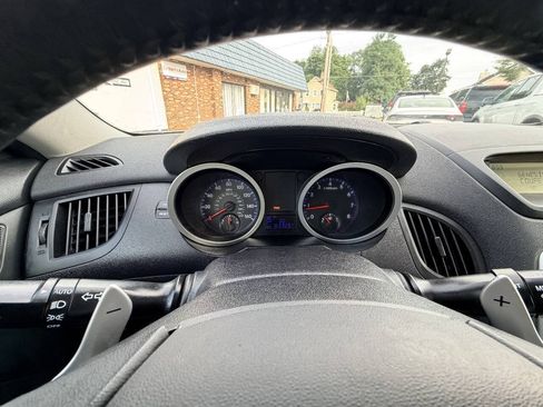 Used 2010 Hyundai Genesis 2.0T RWD image 7