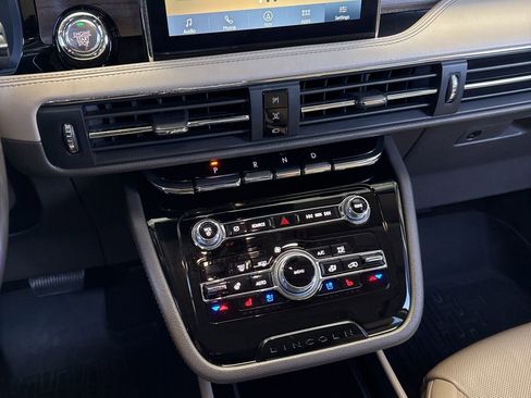 Used 2020 Lincoln Corsair Reserve w/ Equipment Group 201A image 17