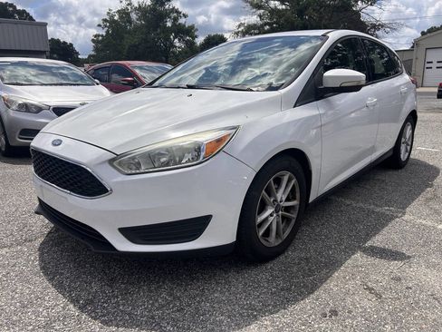 Used 2015 Ford Focus SE FWD image 11