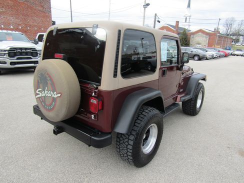 Used 2001 Jeep Wrangler Sahara AWD/4WD image 3