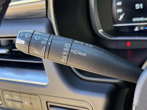 Used 2023 GMC Yukon SLT w/ SLT Luxury Package AWD/4WD image 22