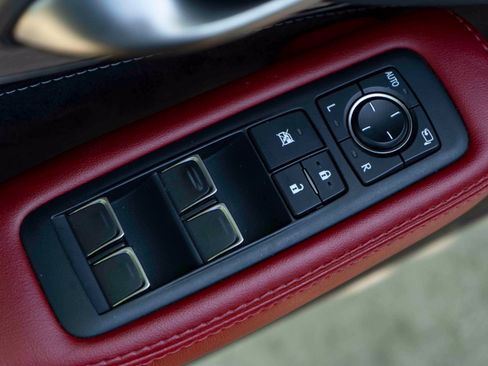 Used 2019 Lexus LS 500 F Sport w/ Accessory Package (Z2) AWD/4WD image 39