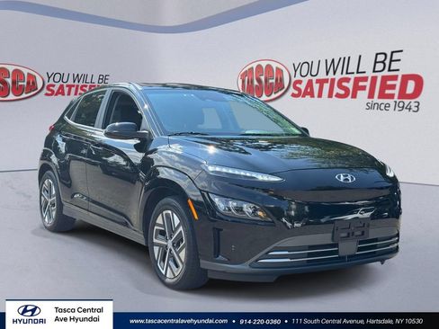 Certified 2022 Hyundai Kona Limited w/ Cargo Package FWD image 1