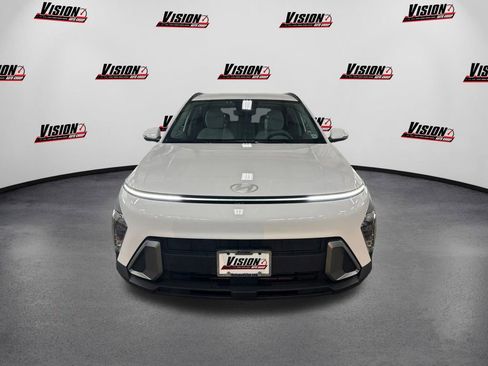 Used 2025 Hyundai Kona SEL image 2