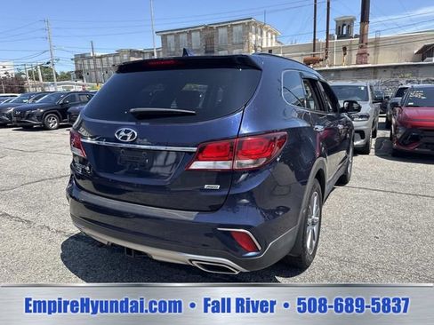 Used 2018 Hyundai Santa Fe SE w/ Cargo Package AWD/4WD image 8