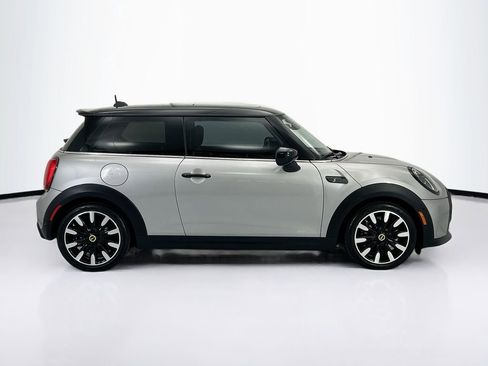 Certified 2024 MINI Cooper SE image 5