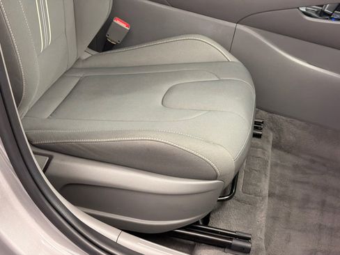 Used 2023 Hyundai Elantra SEL w/ Convenience Package FWD image 10
