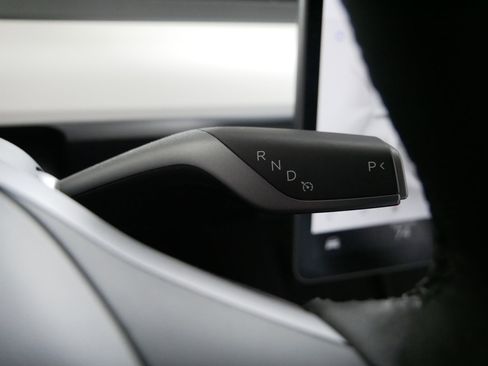 Used 2023 Tesla Model Y Long Range image 24