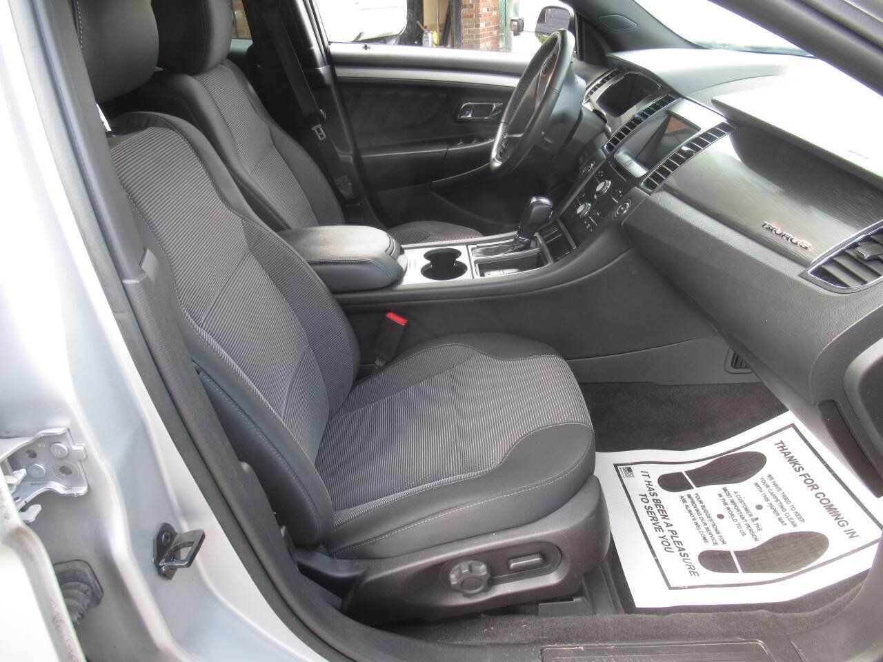 Used 2018 Ford Taurus SEL w/ Equipment Group 201A AWD/4WD image 4