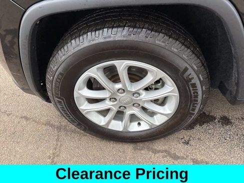Used 2022 Jeep Grand Cherokee Laredo E w/ Security & Convenience Group AWD/4WD image 45