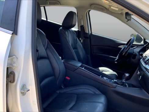Used 2017 MAZDA MAZDA3 Touring FWD image 8