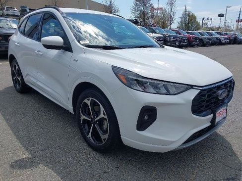 Certified 2023 Ford Escape ST-Line Select w/ Tech Pack #2 AWD/4WD image 2
