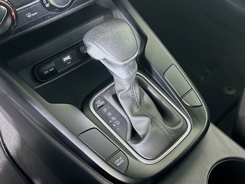 Used 2025 Kia Soul LX w/ LX Technology Package image 24