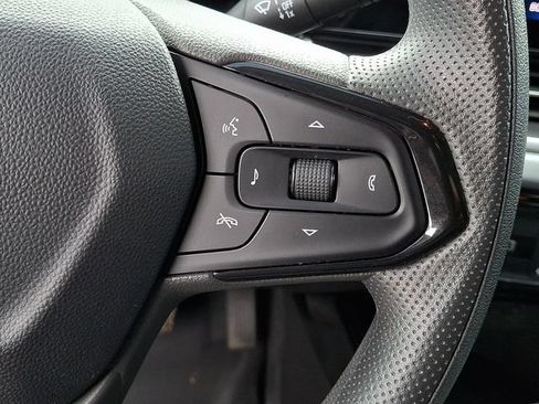 Used 2024 Chevrolet Trax LT FWD image 18