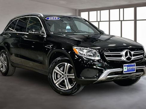 Used 2019 Mercedes-Benz GLC 300 4MATIC image 3