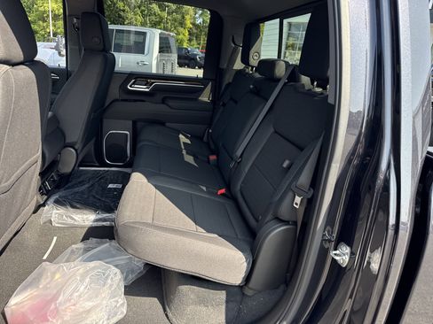 New 2025 GMC Sierra 2500 SLE w/ SLE Value Package; image 17