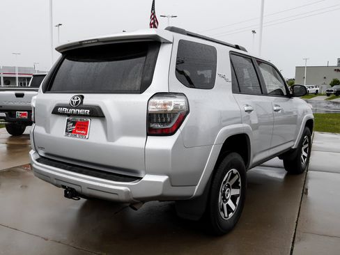 Certified 2024 Toyota 4Runner TRD Off-Road AWD/4WD image 8