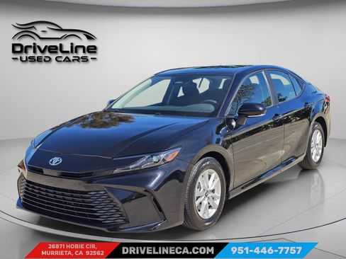 Used 2025 Toyota Camry LE image 9