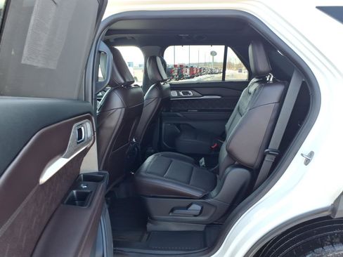 Used 2025 Ford Explorer Platinum w/ Ultimate Package image 11