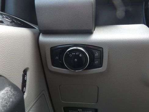 Used 2022 Ford F250 XL w/ Power Equipment Group AWD/4WD image 19