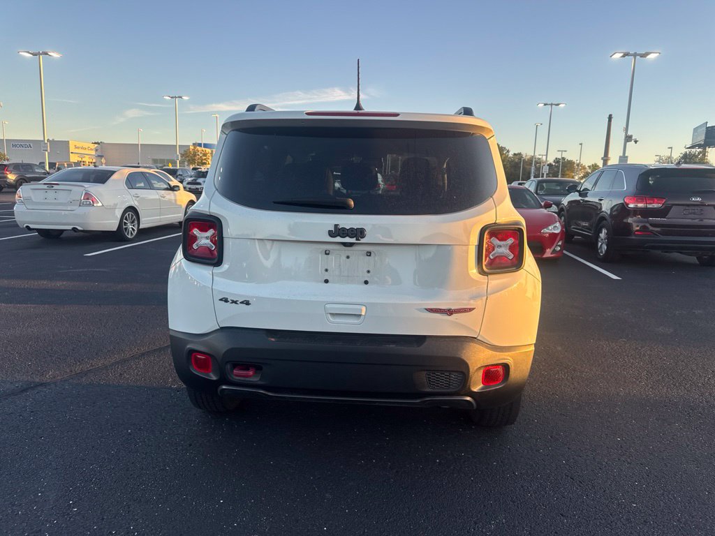 Used 2021 Jeep Renegade Trailhawk AWD/4WD image 22