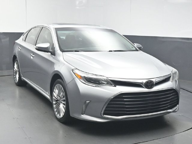 Used 2016 Toyota Avalon Limited w/ Toyota Safety Sense Package FWD image 2