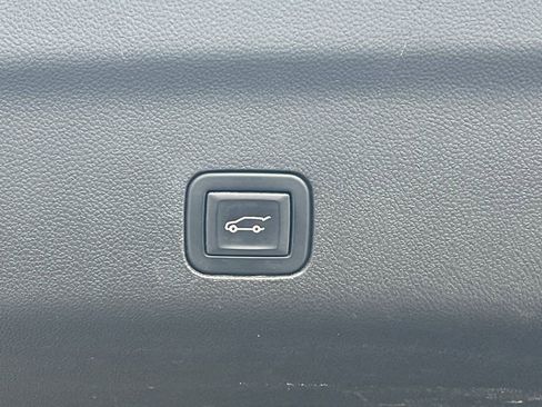 Used 2023 GMC Yukon Denali Ultimate AWD/4WD image 40
