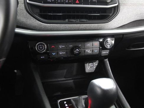 Used 2022 Jeep Compass Latitude w/ Sun and Sound Group image 14