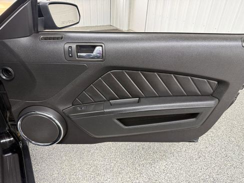 Used 2010 Ford Mustang GT RWD image 37