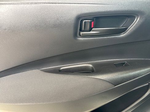 Used 2025 Toyota Corolla LE FWD image 6
