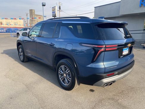 Used 2025 Chevrolet Traverse LT image 12