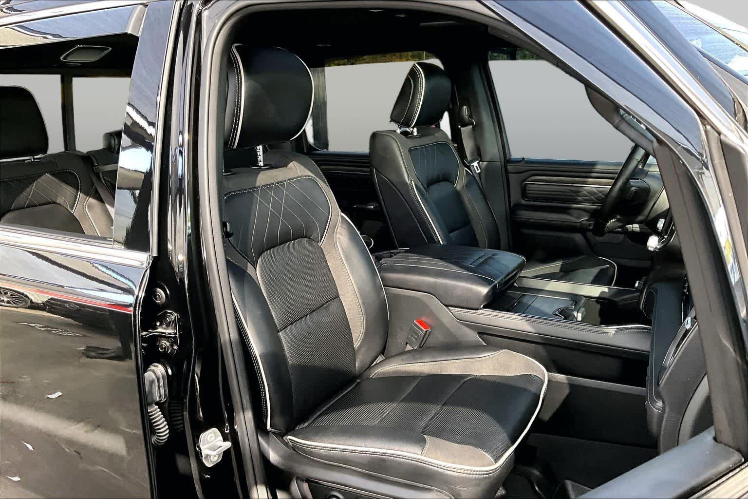 Used 2025 RAM 1500 Limited w/ Off Road Group AWD/4WD image 9